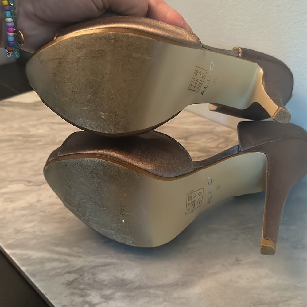 Aldo taupe satin platform peep toe bow detail stiletto heel sz 39 - Picture 4 of 4